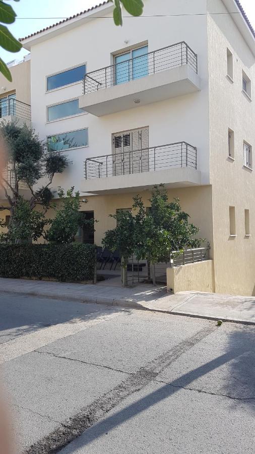 Kerynia Apartments Paphos Bagian luar foto