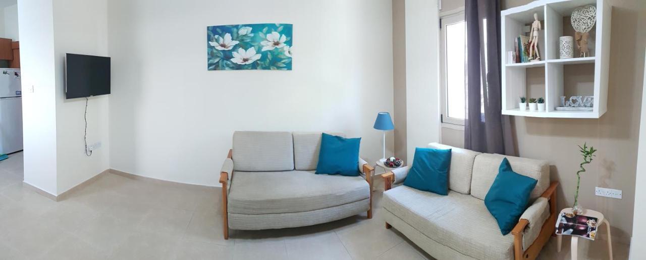 Kerynia Apartments Paphos Bagian luar foto