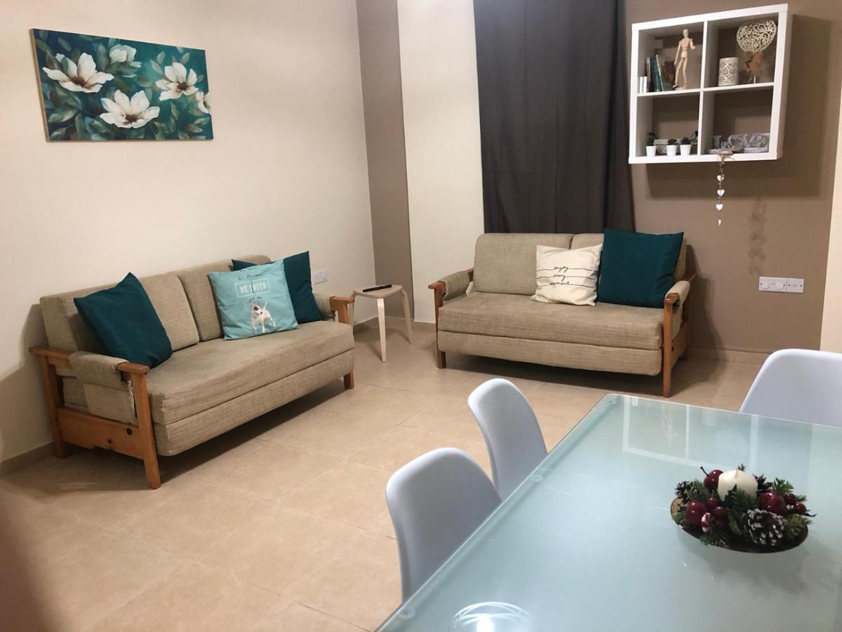 Kerynia Apartments Paphos Bagian luar foto