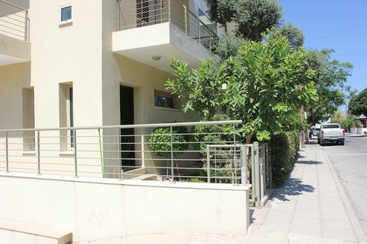 Kerynia Apartments Paphos Bagian luar foto